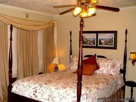 Beacon House Inn Bed & Breakfast (Adults Only) Carolina Beach Room photo